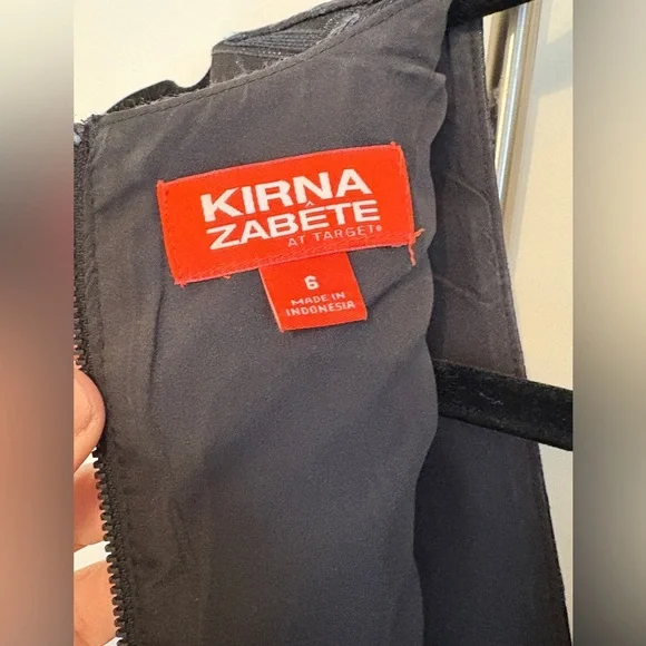 Kirna Zabete Sleeveless Metallic Jacquard Dress in black/ navy. V-neck, pockets. - Picture 6 of 8